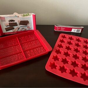 Red Holiday Silicone Baking Mold Set